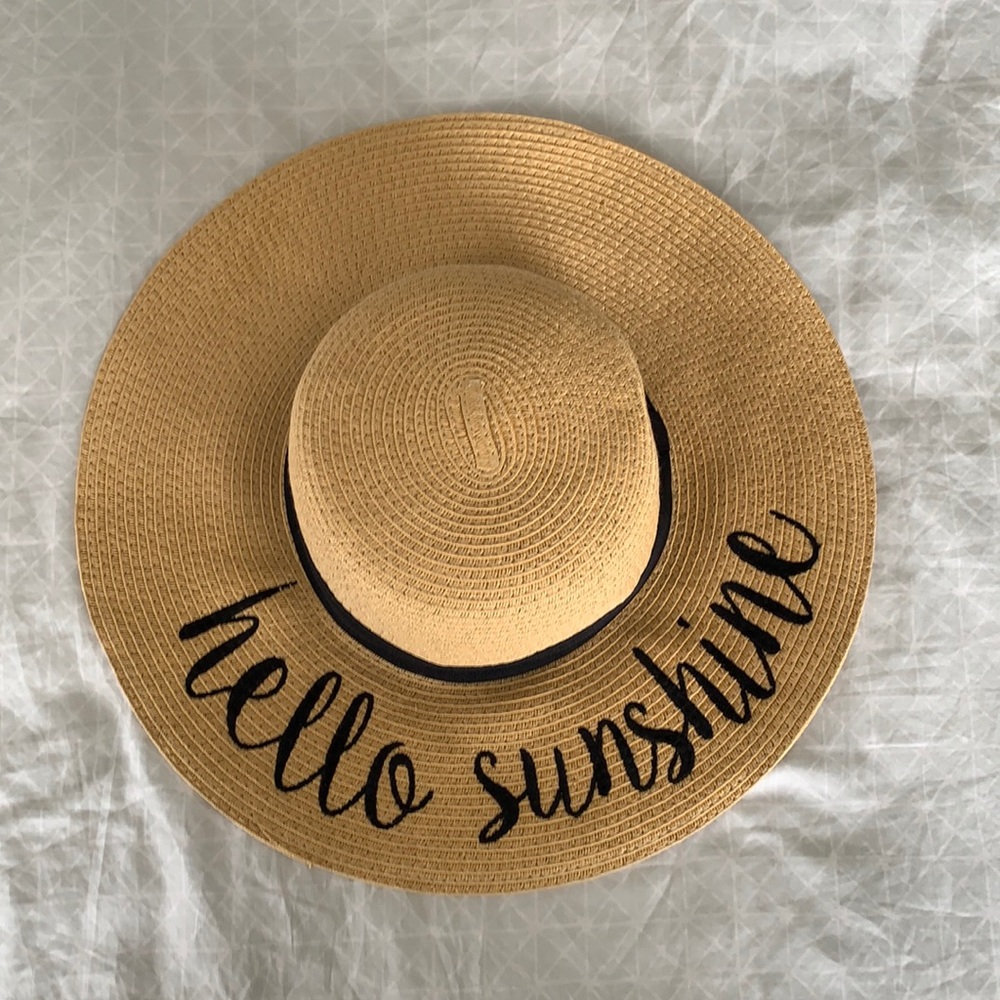 Straw paper beach hat